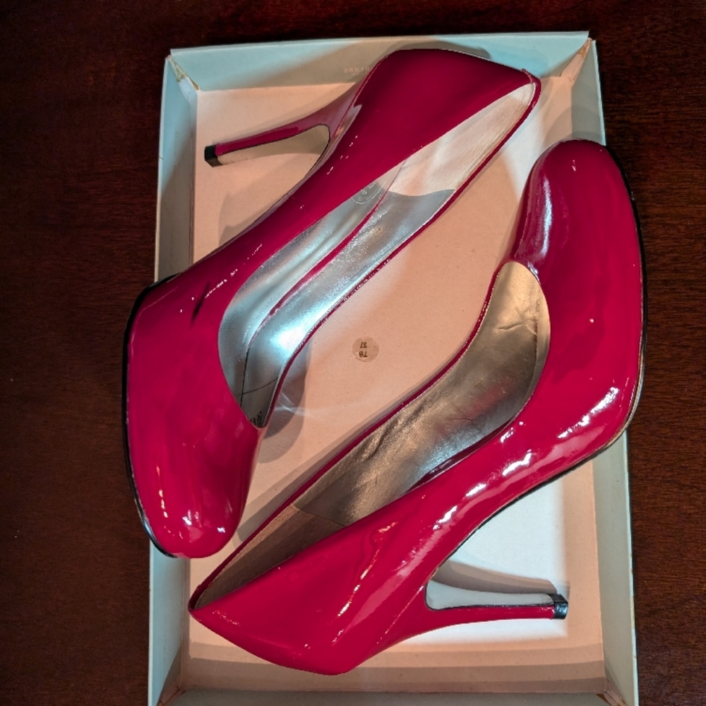 Elegant Red Patent Leather Heels